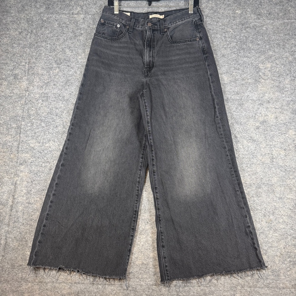 Levi’s XL Flood Black Wide Leg Cropped Jeans Size 28 Raw Hem Vintage Wash Denim - Picture 3 of 15